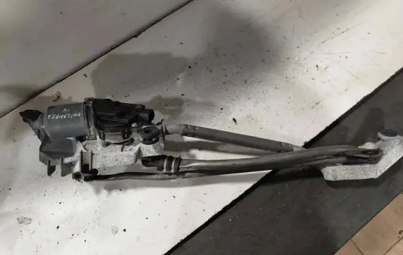 Mitsubishi Outlander Front wiper linkage and motor 1593001052
