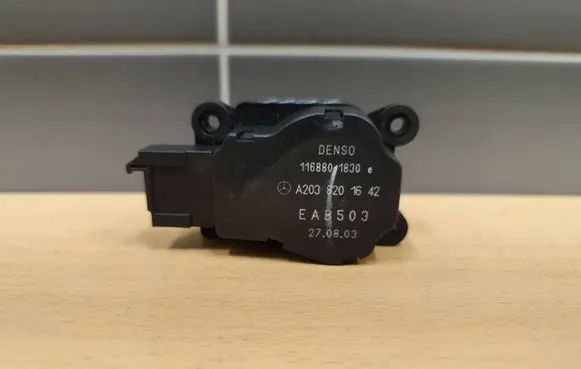 Mercedes-Benz ML W164 Air flap motor/actuator A2038201642 1168801830 EAB503