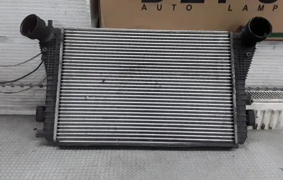 Volkswagen Touran I Intercooler radiator