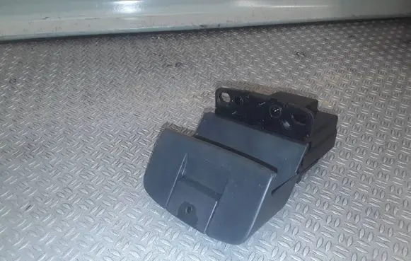 Renault Espace IV Hand parking brake switch 8200048590c