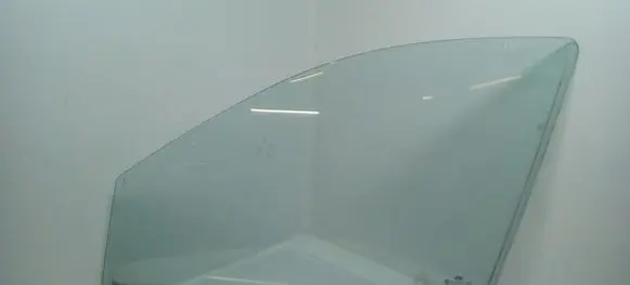Hyundai Santa Fe Front door window glass four-door
