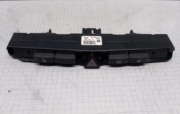 Opel Astra H Hazard light switch 13100109 03758035