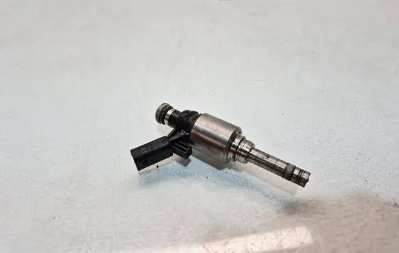 Audi Q5 SQ5 8R Fuel injector 06J906036G