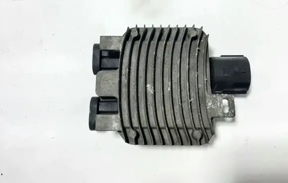 Volvo XC70 Coolant fan relay 940009402