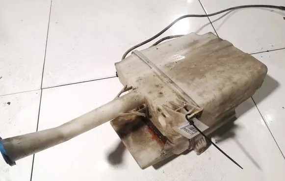 Toyota Corolla E120 E130 Windshield washer fluid reservoir/tank