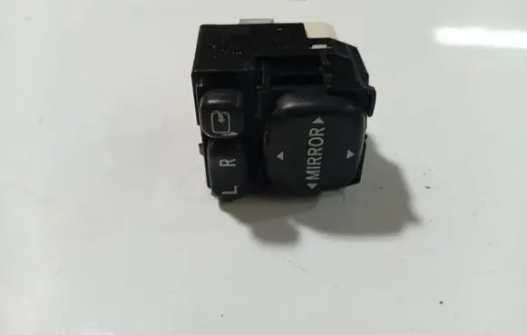 Toyota Avensis T250 Wing mirror switch 183575