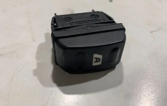 Citroen Xsara Picasso Electric window control switch 22681