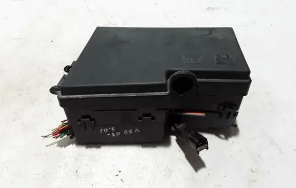 Volvo V50 Fuse module 8688039