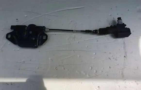 Tesla Model Y Engine bonnet/hood lock/catch 150039700E