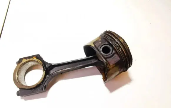 Chrysler Voyager Piston with connecting rod