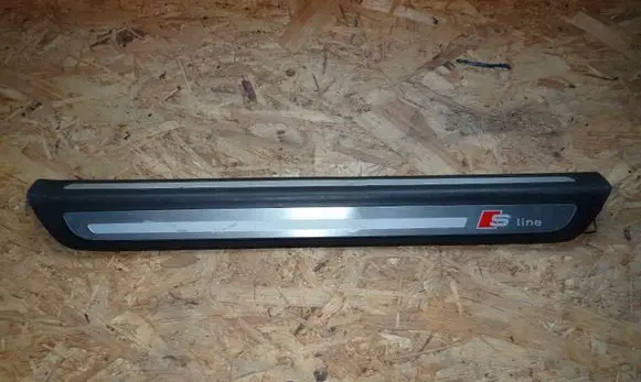 Audi Q5 SQ5 Front sill trim cover 8R0853373C