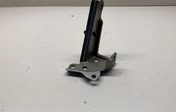 Toyota C-HR I Fender mounting bracket