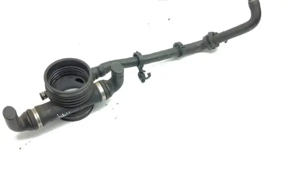 Maserati Quattroporte Air intake hose/pipe F1004061