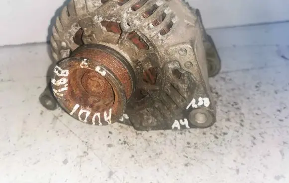 Audi A4 S4 B5 8D Generator/alternator