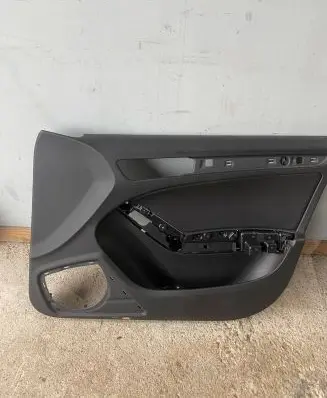 Audi A5 Sportback 8TA Front door card panel trim 8T8867106