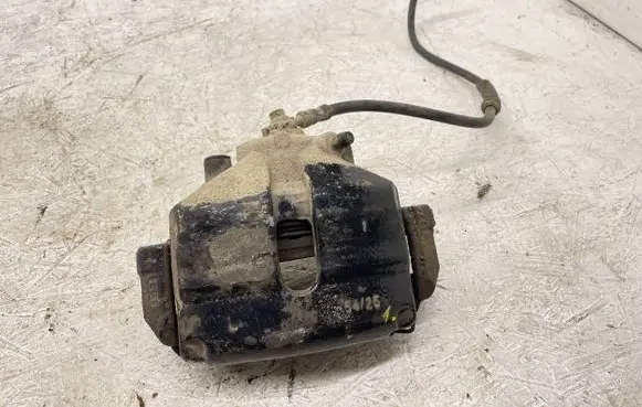 Volkswagen PASSAT B6 Front brake caliper