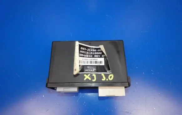 Jaguar XJ X351 Hand brake control module 8W832C496AD 110311103050 P40315A100AD