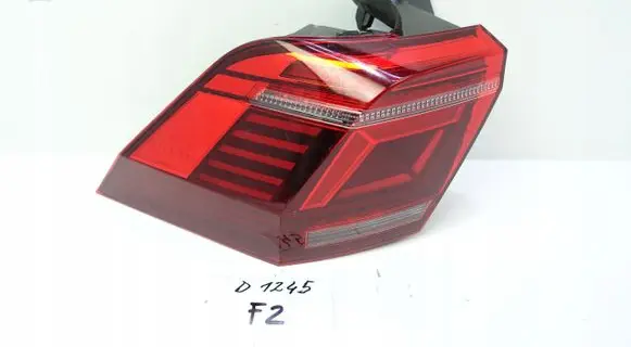 Volkswagen Tiguan Rear/tail lights set 5NA945207H