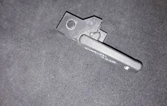 Opel Insignia A Engine bonnet (hood) release handle