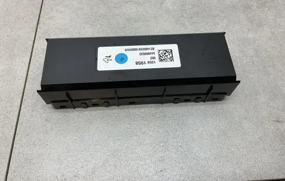 Opel Insignia A Climate control unit 13591958