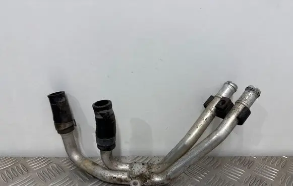 Engine coolant pipe/hose