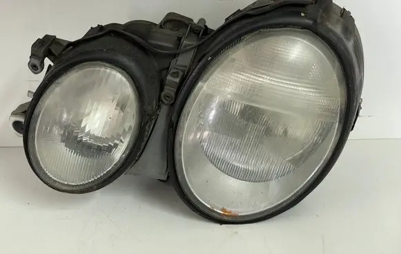 Mercedes-Benz CLK A208 C208 Headlight/headlamp 147551