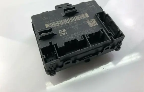 Volkswagen Golf VII Other control units/modules 5Q0959393F G2124