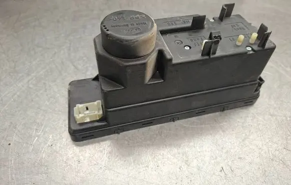 Mercedes-Benz E W210 Central locking vacuum pump 2108001548 00782827 002298281