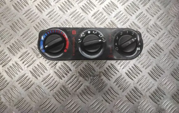 Ford Mondeo MK II Climate control unit 97BW18D451A