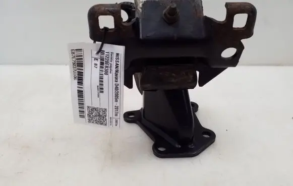 Nissan Navara Engine mount bracket 11220EB300