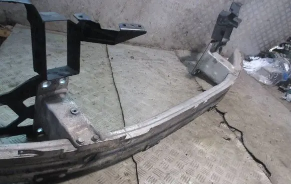 BMW 5 E60 E61 Front bumper support beam 7033696 05352403 13232811GE