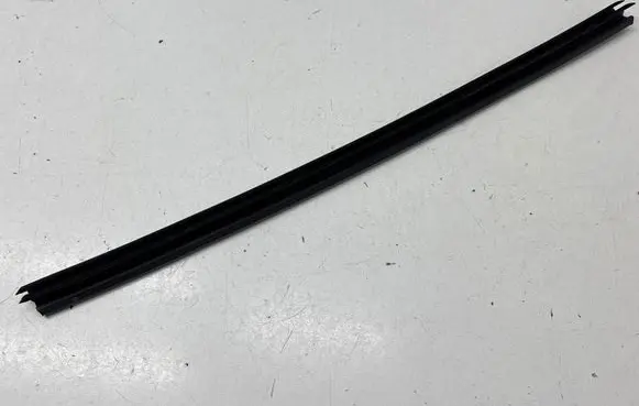 Audi A4 S4 B9 8W Rubber seal rear door window/glass 8W0839480