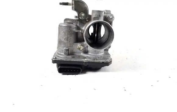 Toyota Auris 150 Throttle valve 26100-0N030