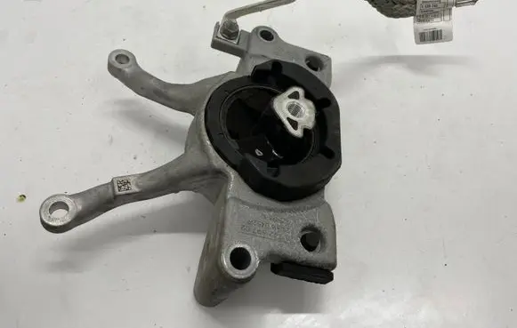 BMW 3 G20 G21 Gearbox mount 8742697