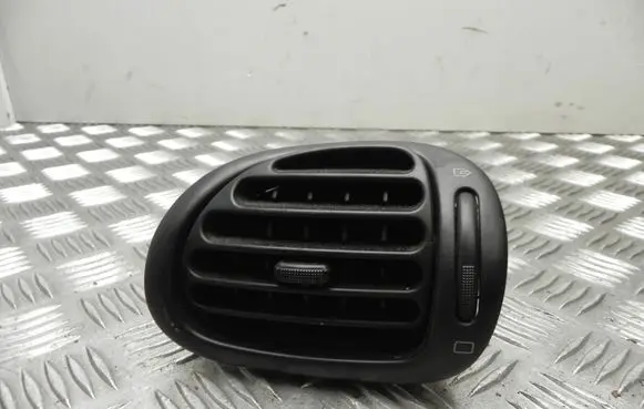 Rear air vent grill