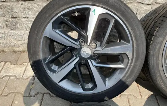 Hyundai Kona I R18 alloy rim PU18617