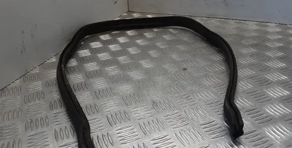 Mercedes-Benz ML W164 Engine compartment rubber 