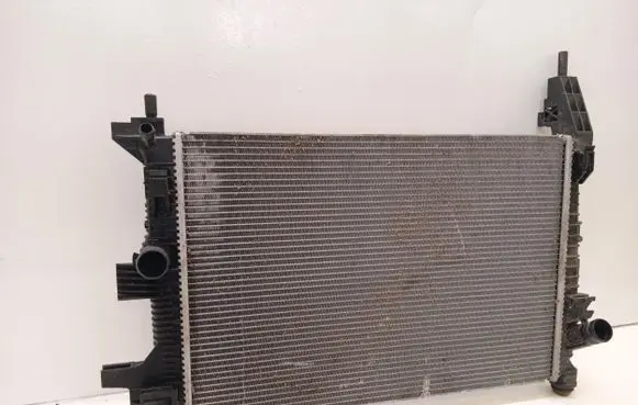 Ford Focus Coolant radiator CV61-8005-VC