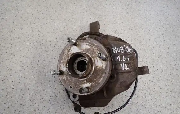 Chevrolet Lacetti Front wheel hub spindle knuckle