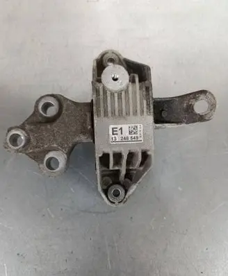 Engine mount bracket