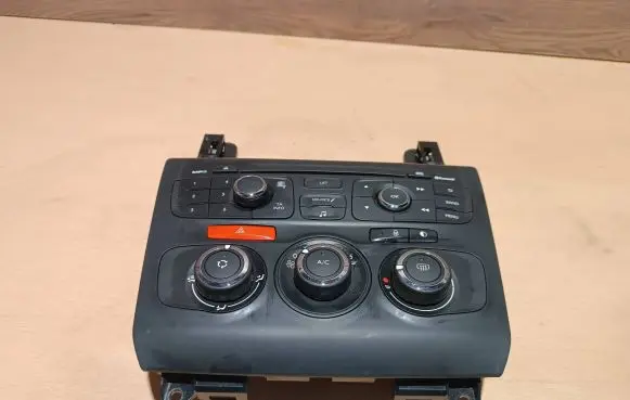 Citroen C4 II Climate control unit 98040764ZD 00030266 28365335