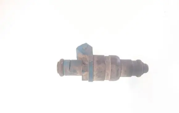 Audi A4 S4 B5 8D Fuel injector 06B133551