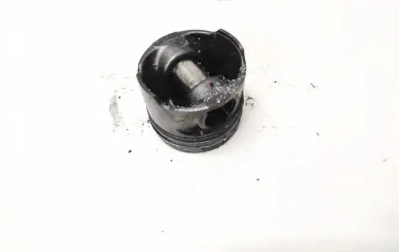 Nissan Note (E11) Piston 