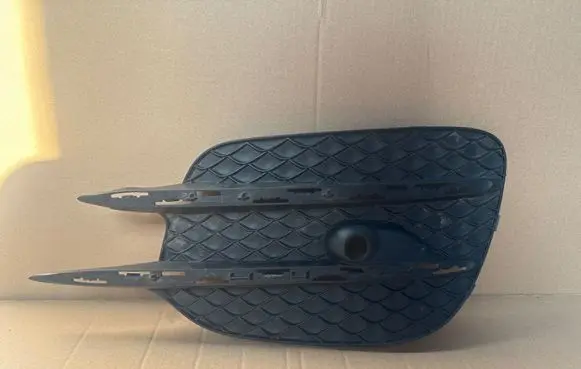 Mercedes-Benz Vito Viano W447 Front bumper lower grill 447885130 A4478851300