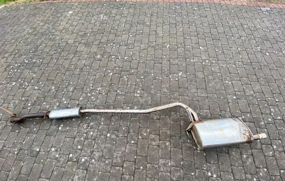 Toyota Avensis T220 Muffler/silencer 10B03 30B01 WALKER