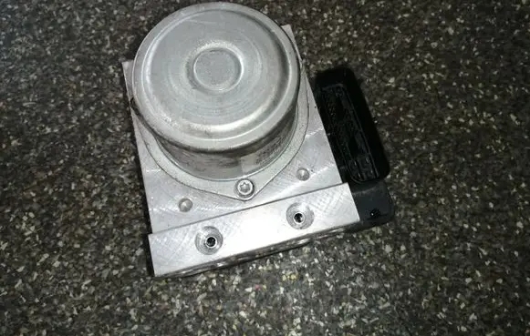 Nissan Juke I F15 ABS Pump 476601KC3B 2821K077