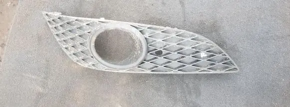 Opel Astra H Front bumper lower grill 375768702 13225765