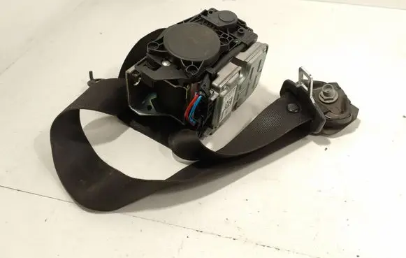 Mercedes-Benz E W211 Front seatbelt 602208200 008R000