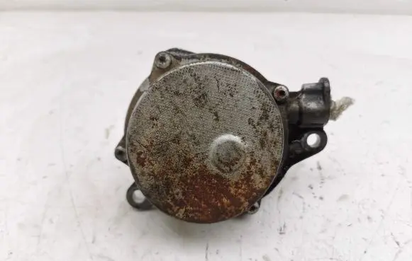BMW 5 E60 E61 Vacuum pump