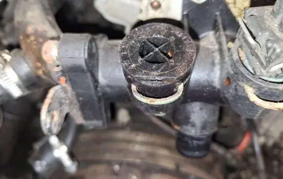 Audi A4 S4 B5 8D Engine coolant pipe/hose